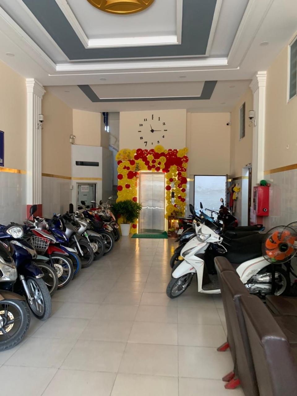 Nha Nghi Thanh Xuan- Co Cho Thue Xe May Va Xuat Hoa Don Ap Dong An Exterior foto